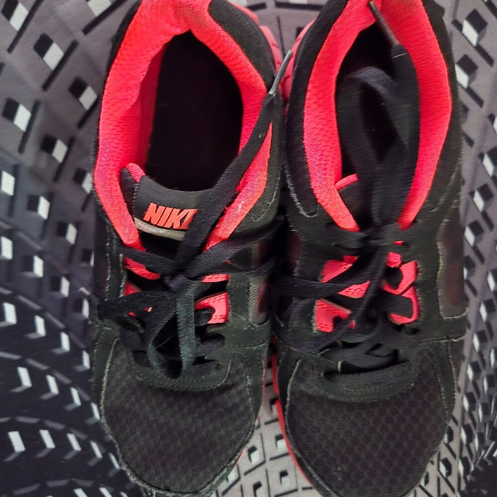 Nike Sneakers Worn One Season  Size 7.5